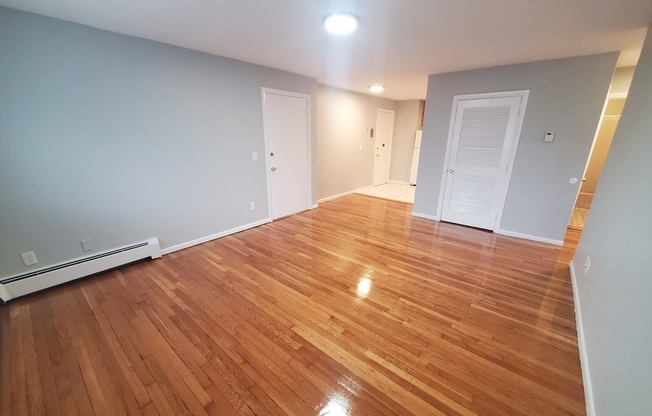 4 OAKCREST RD