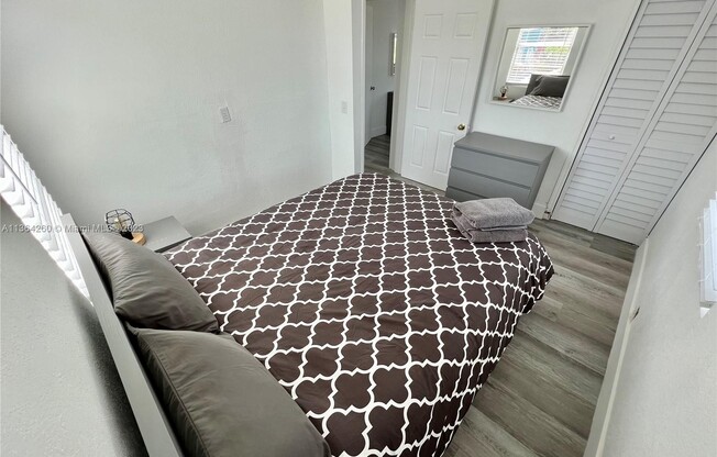 126 NW 18 CT