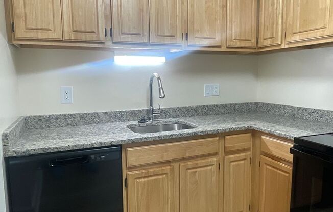 3 beds, 2 baths, 1,152 sqft, $2,350, Unit 14225 #103