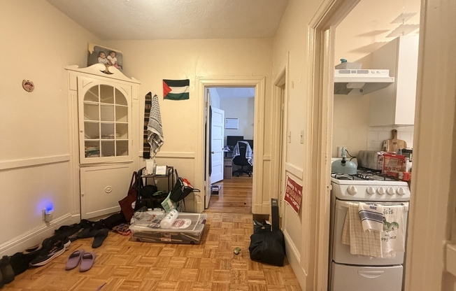1 bed, 1 bath, 550 sqft, $2,400, Unit 6
