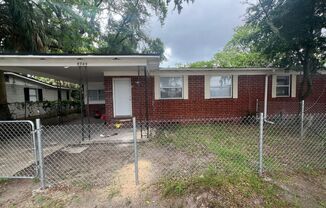 3 bedroom, 1 bathroom single-family home in the Arlington area