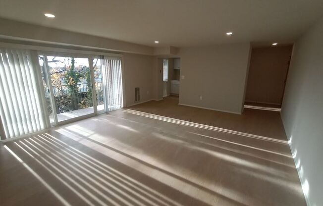 2 beds, 1 bath, $1,850, Unit 8810 - 303