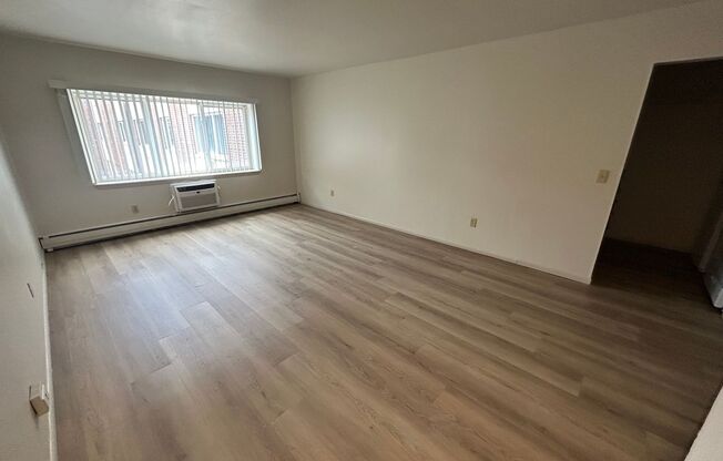 1 bed, 1 bath, $995, Unit 247