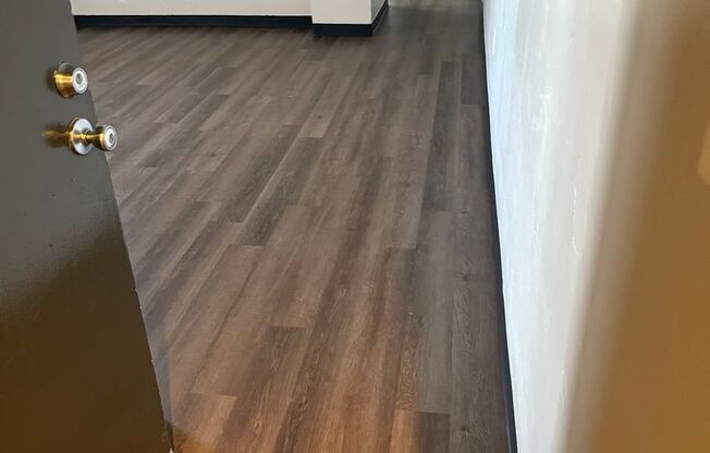 2 beds, 1 bath, 820 sqft, $1,300, Unit 06D