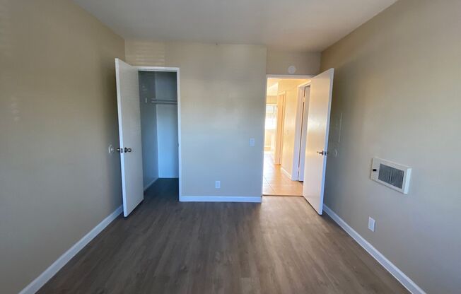 2 beds, 1 bath, $1,995, Unit 4966-08