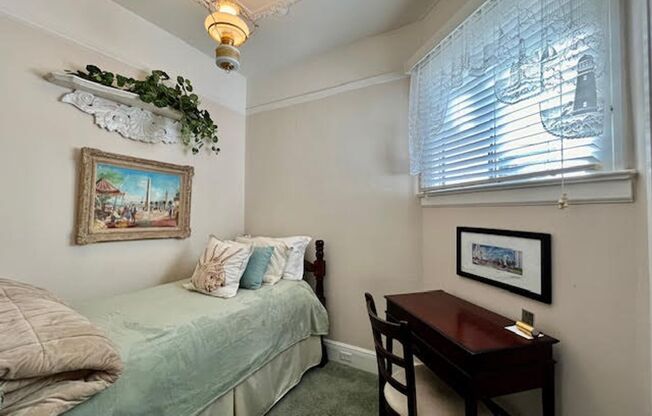 3 beds, 1 bath, $4,700