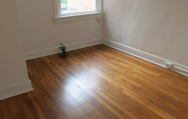 Available January 1,2026 Lease ends July 27th 2026