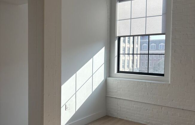 1 bed, 1 bath, 572 sqft, $2,100, Unit 606