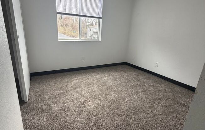 3 beds, 2 baths, 1,225 sqft, $1,395, Unit 1102 10A