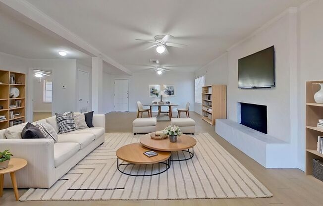 2 beds, 1 bath, 1,292 sqft, $2,049, Unit ELP2202-251A