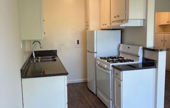 4112 Grand View Blvd