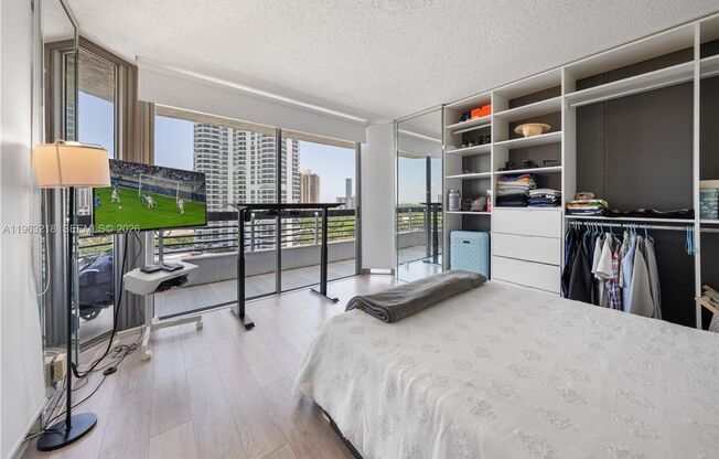 3 beds, 2 baths, $4,200, Unit # 1406