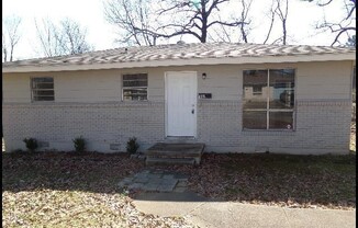 9601 WOODFORD