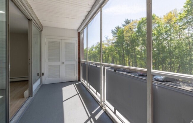 1 bed, 1 bath, 986 sqft, $2,400, Unit 2E