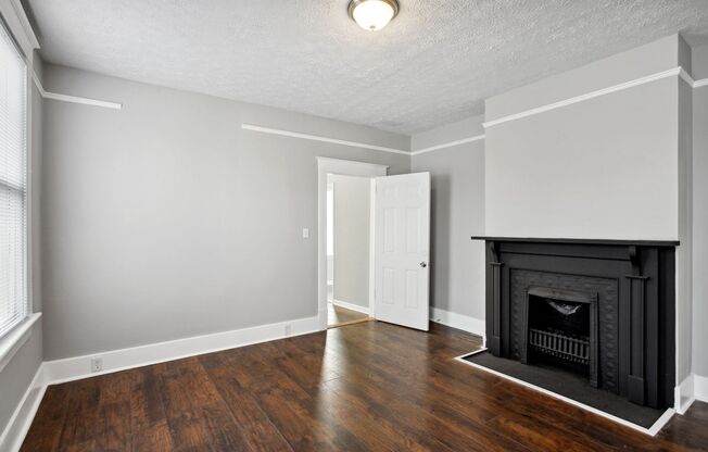 2 beds, 2 baths, $1,600, Unit B