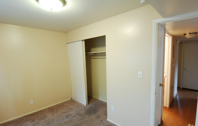 2 beds, 1 bath, $975