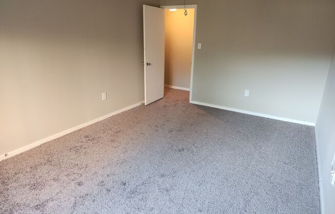 2 beds, 2 baths, 1,220 sqft, $1,505, Unit WG1-614