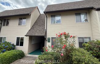 Gresham 2 Bedroom Condo with Garage