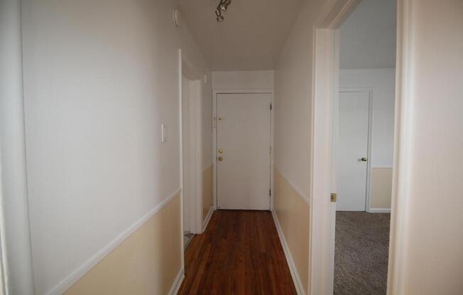 2 beds, 1 bath, 1,100 sqft, $1,695