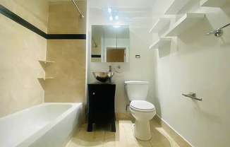102 W 29 ST