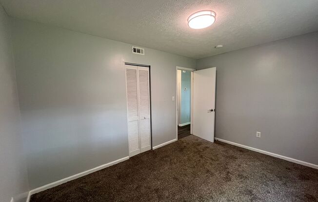 2 beds, 1 bath, 800 sqft, $899, Unit 404