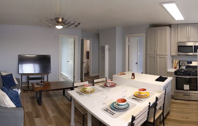 LB1027 - 1049 E. Hill St