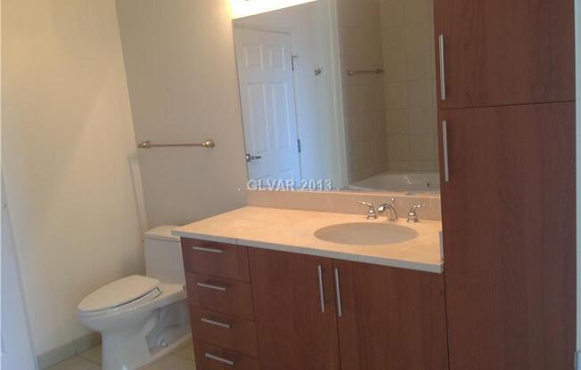 2 beds, 2 baths, $2,400, Unit Unit 3005