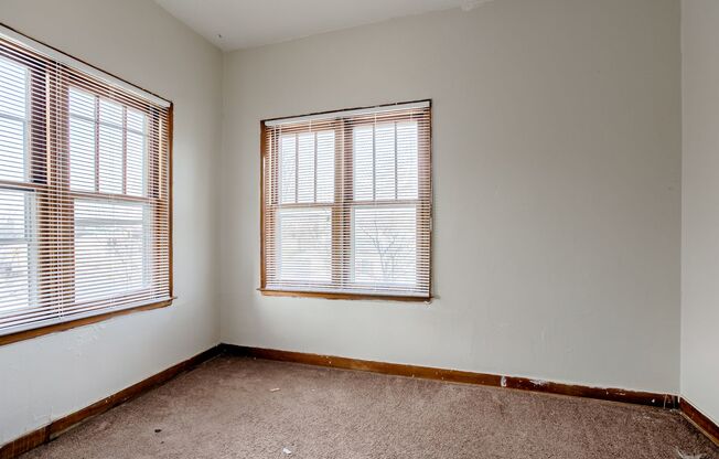 5907 Havelock-5 Plex