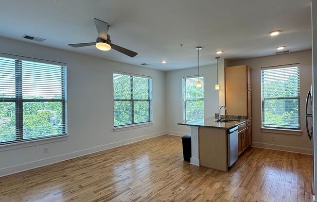 2 beds, 2 baths, 1,038 sqft, $2,059