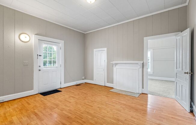 UNCG area with 3 bedrooms and 1 bath, Central AC!