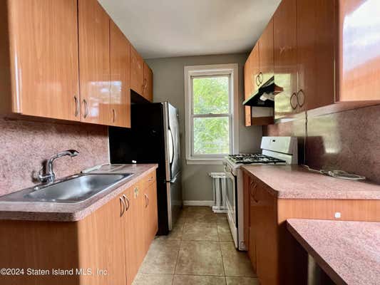 2 beds, 1 bath, 1,440 sqft, $2,400