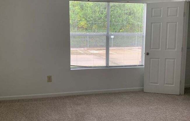 1 bed, 1 bath, 640 sqft, $980, Unit 2409