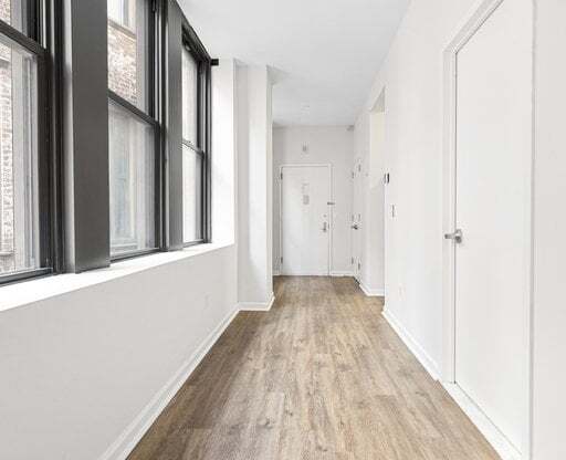 1 bed, 1 bath, $4,100, Unit 11C