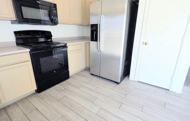 AVAILABLE NOW IN GREAT GILBERT LOCATION - NEELY RANCH!!!