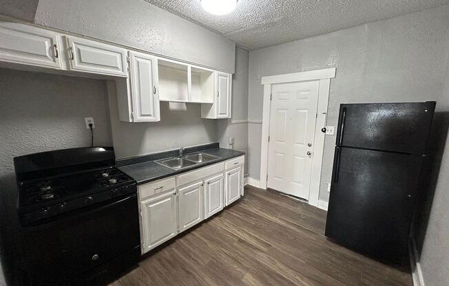 1409 West Woodlawn Avenue