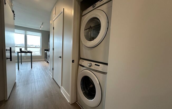 1 bed, 1 bath, 555 sqft, $1,470, Unit 119