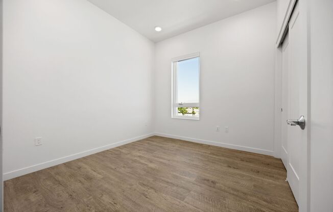 2 beds, 1 bath, 1,041 sqft, $2,250, Unit 105