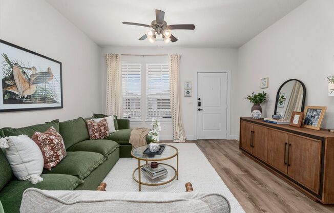 2 beds, 1 bath, 868 sqft, $1,950, Unit 1304