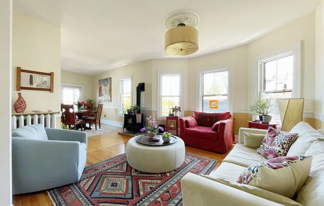 32 SHERIDAN ST