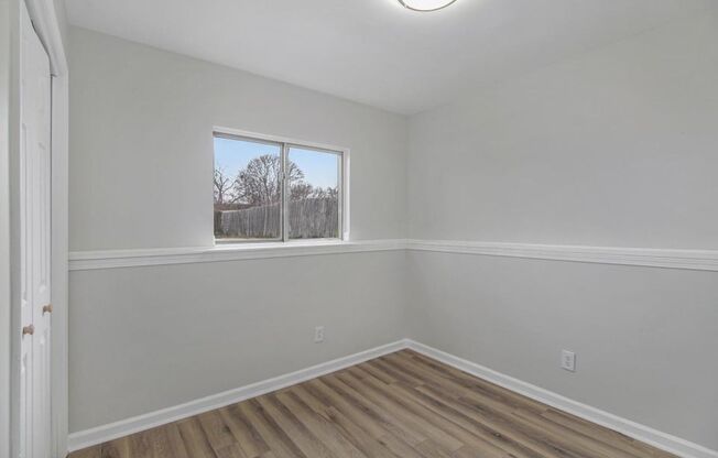 2 beds, 1 bath, 1,295 sqft, $1,400, Unit 4240 Norman Drive SE Apt 2