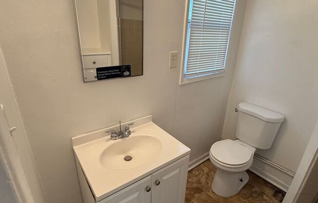 Studio, 1 bath, $1,400, Unit B