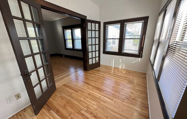 1081 13th Ave SE