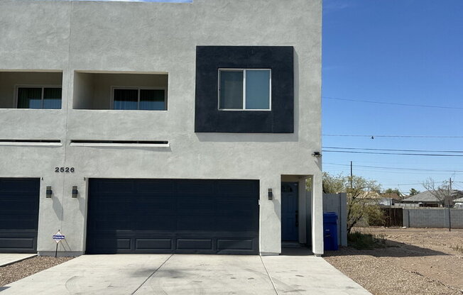 2526 E BROADWAY RD