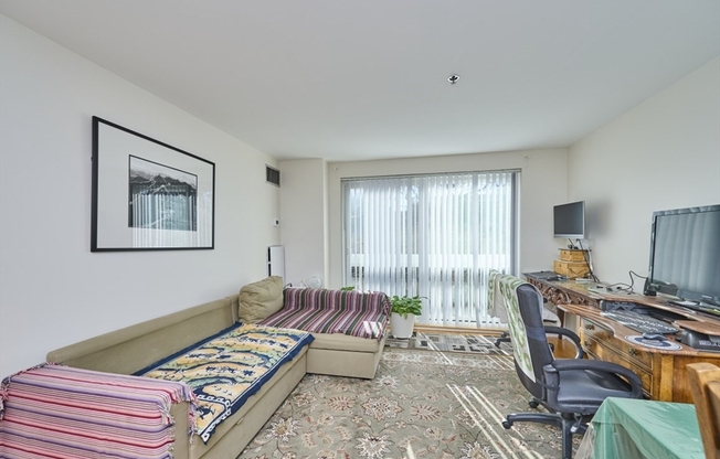 1 bed, 1 bath, 613 sqft, $2,700, Unit 2C