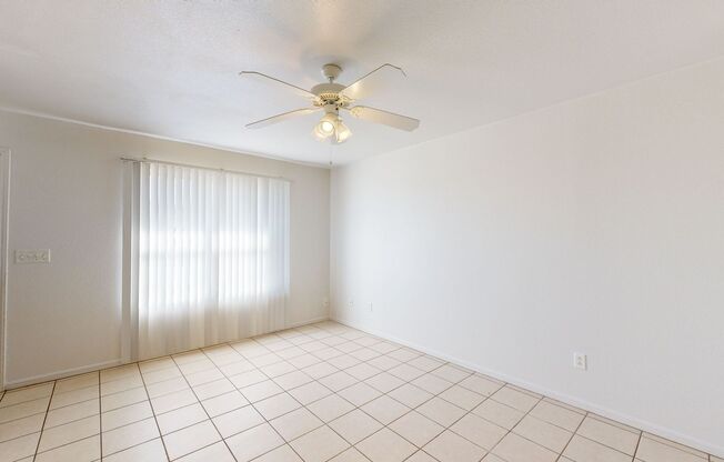 2 beds, 1.5 baths, $895, Unit # #C