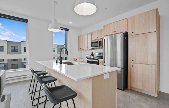 2 beds, 1 bath, 881 sqft, $1,900, Unit 220