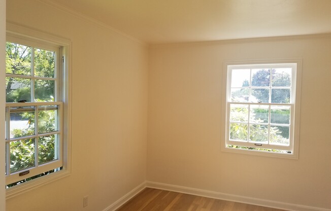 1 bed, 1 bath, 740 sqft, $1,575, Unit 35