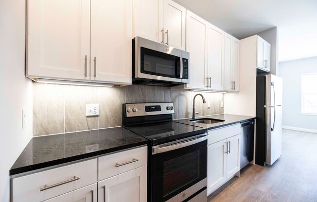 Studio, 1 bath, 669 sqft, $2,123, Unit 316