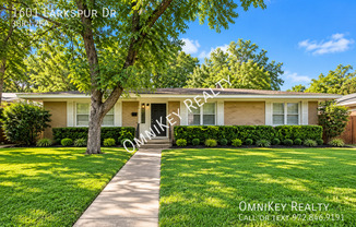 1601 LARKSPUR DR