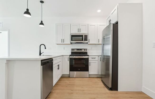 2 beds, 2 baths, 784 sqft, $1,895, Unit 308
